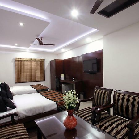 Hotel Mohan International New Delhi Exteriör bild