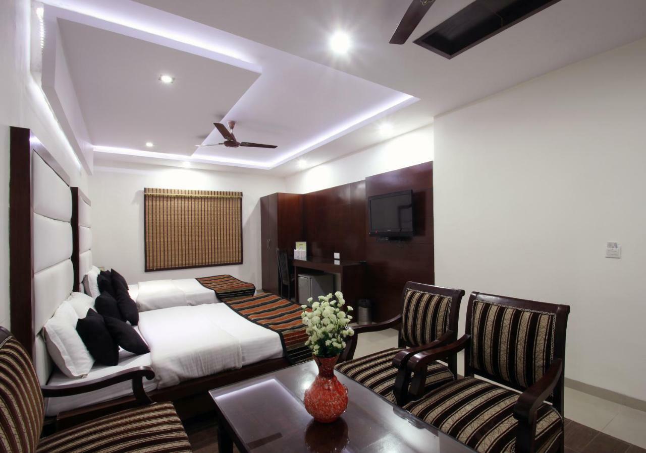 Hotel Mohan International New Delhi Exteriör bild