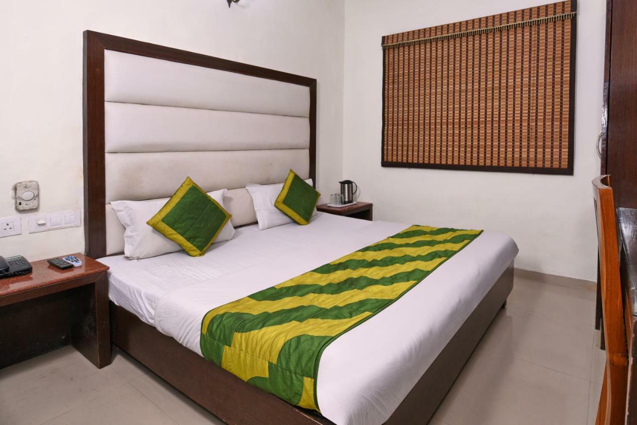 Hotel Mohan International New Delhi Exteriör bild